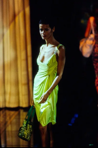 Look 14